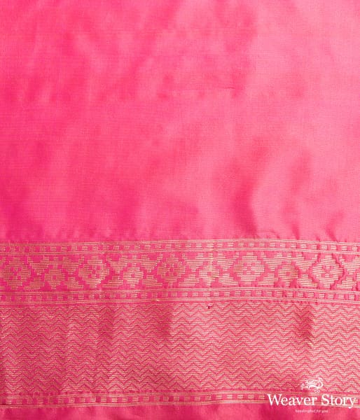 Handwoven Banarasi Patola saree in peach and pink dual tone