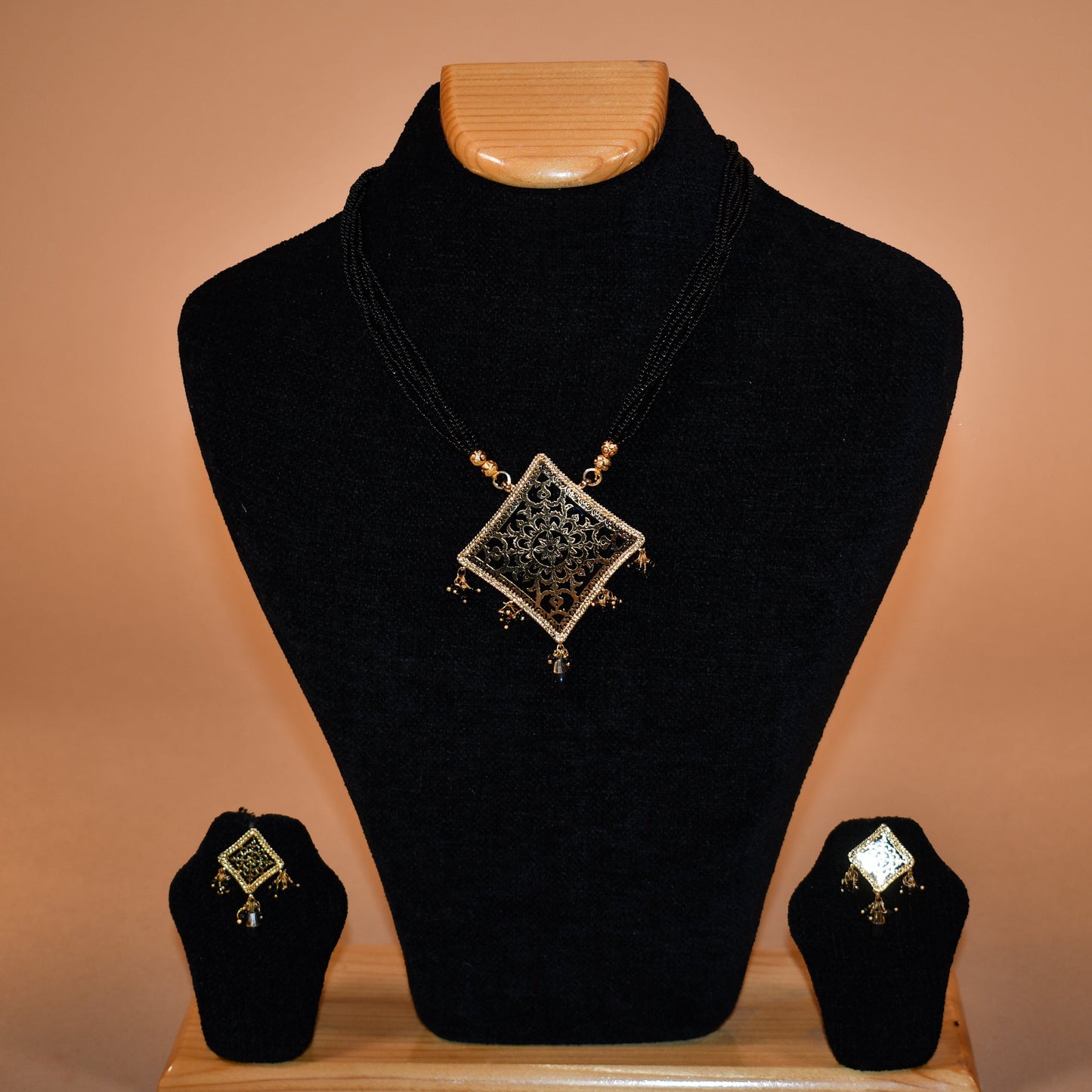 Diamond Black Necklace with Matching Earrings