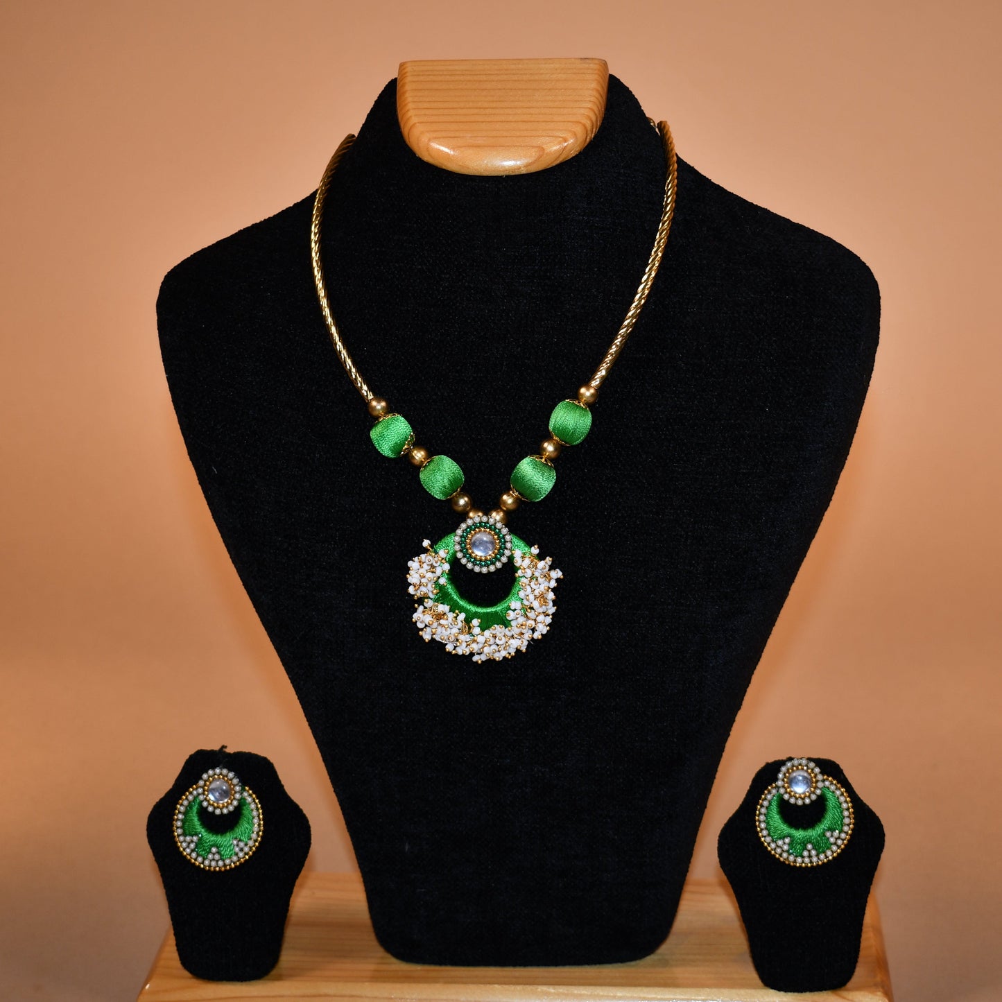 Green Resham Thread Necklace Set