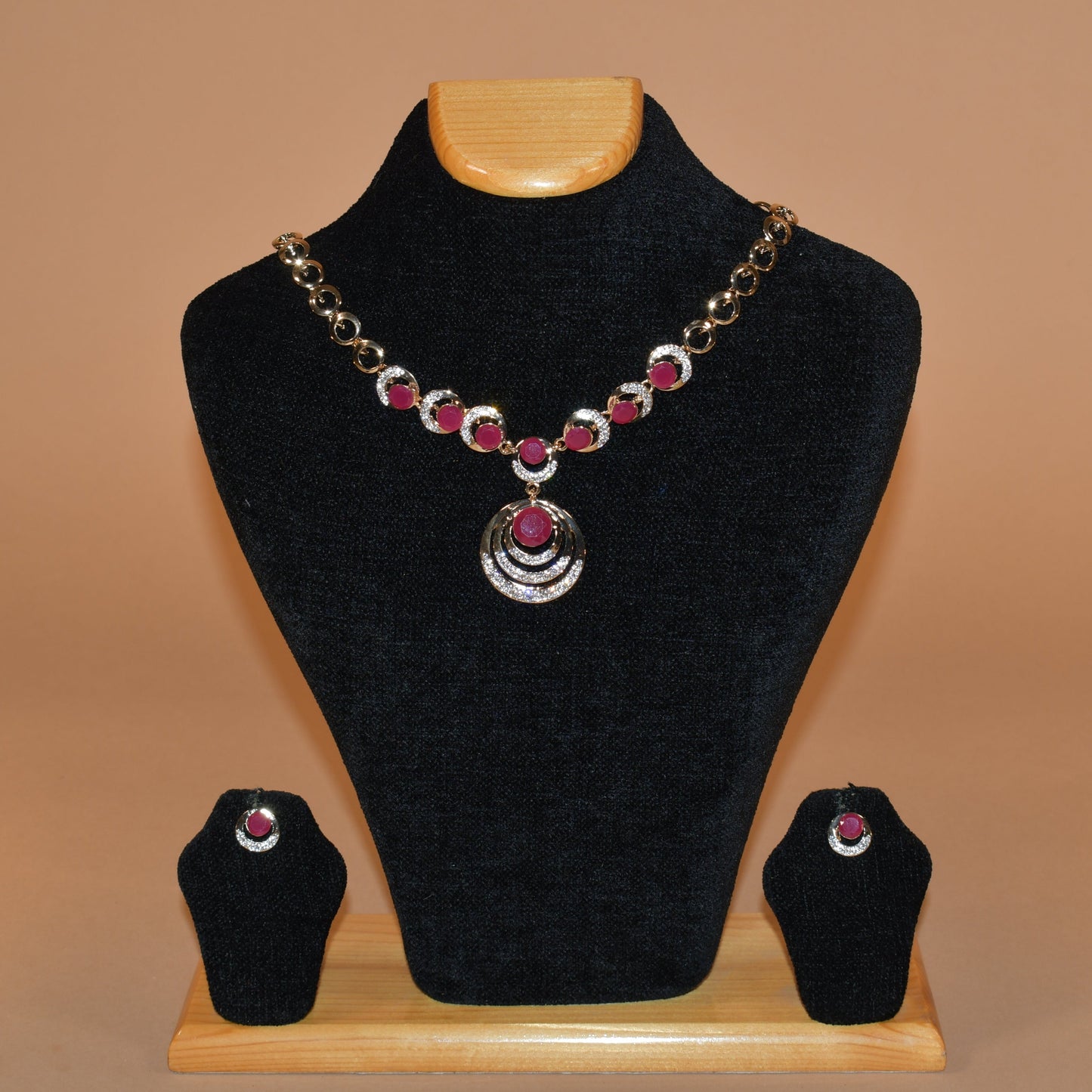 Minimalist Shade of Red Necklace Set