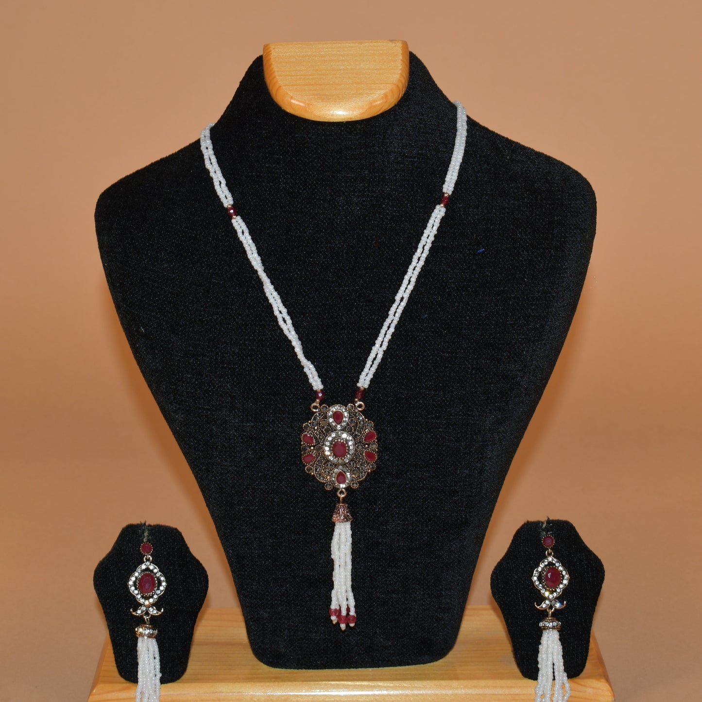White Embellished Necklace Set