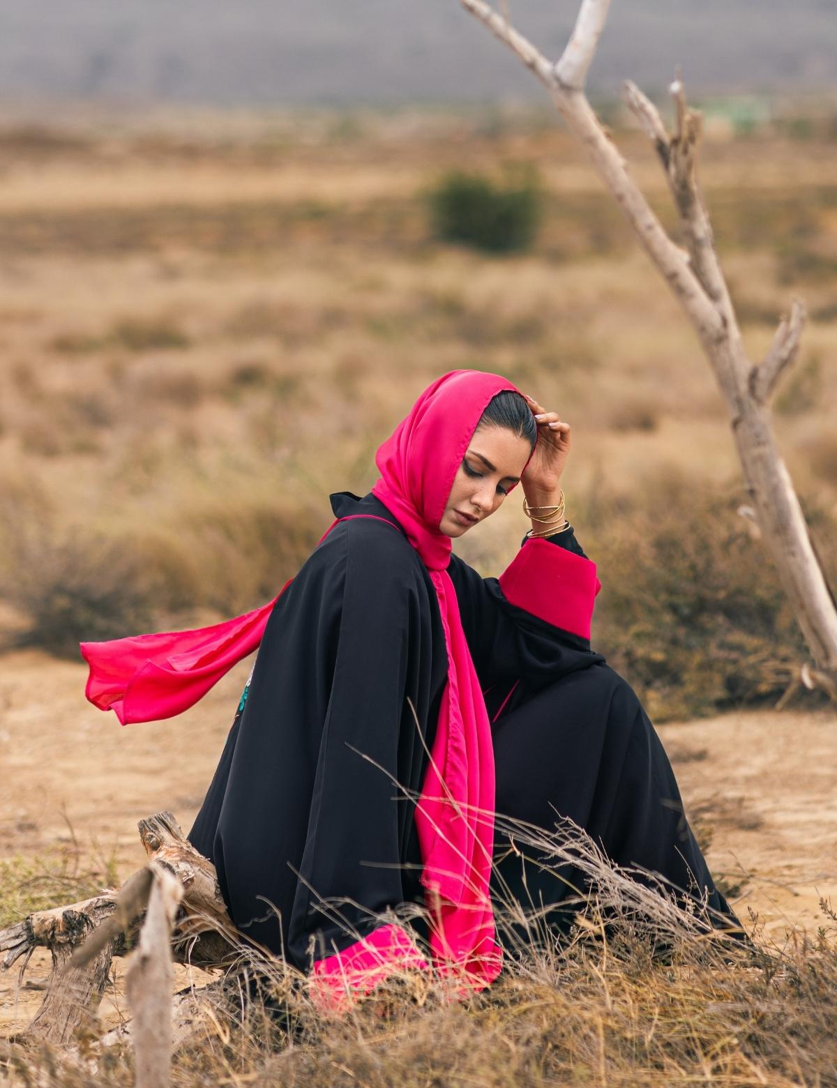 GARDENIA WANDER ABAYA