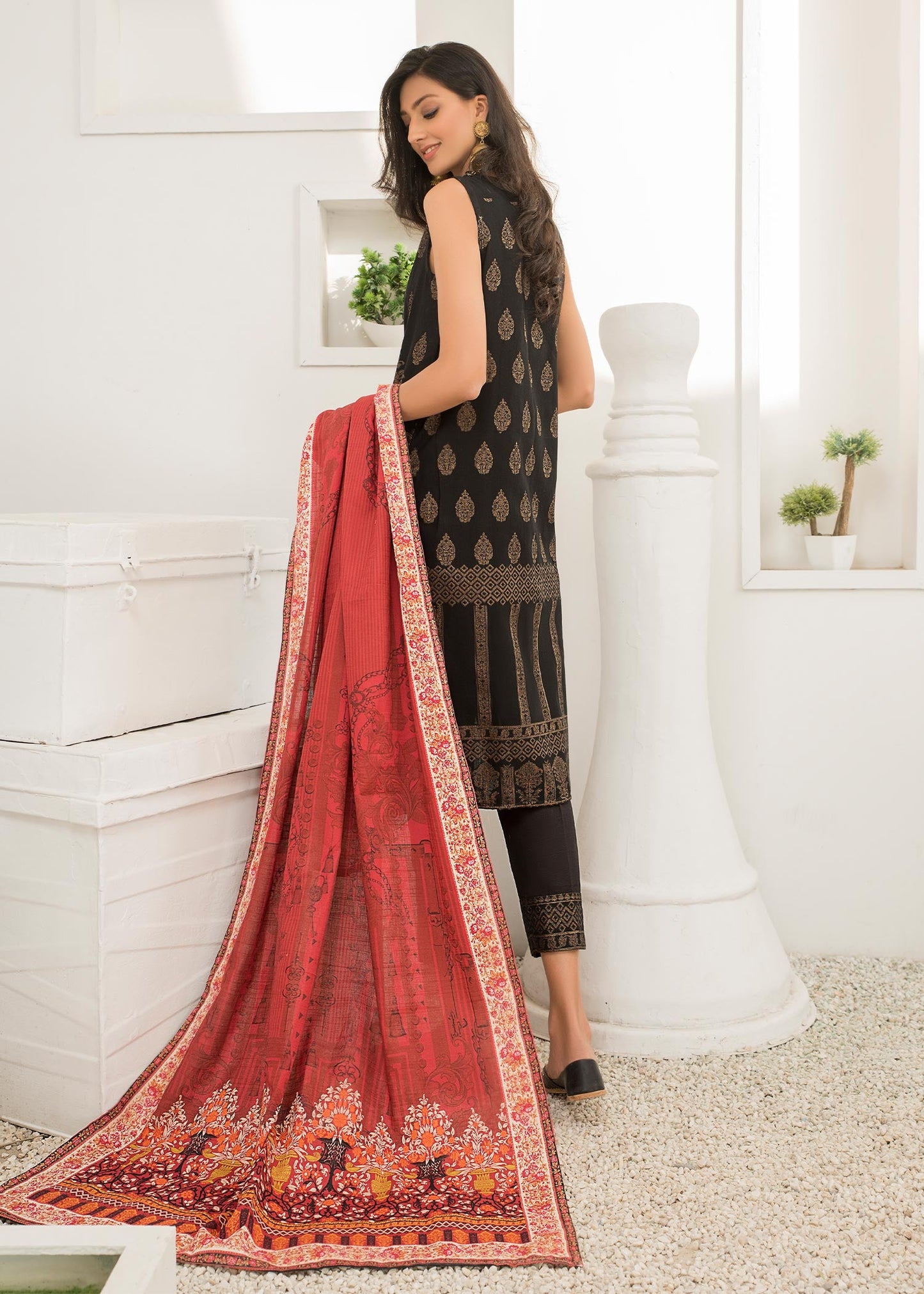 Jacquard - BLACK BEAUTY Dyed Khaddar Jacquard