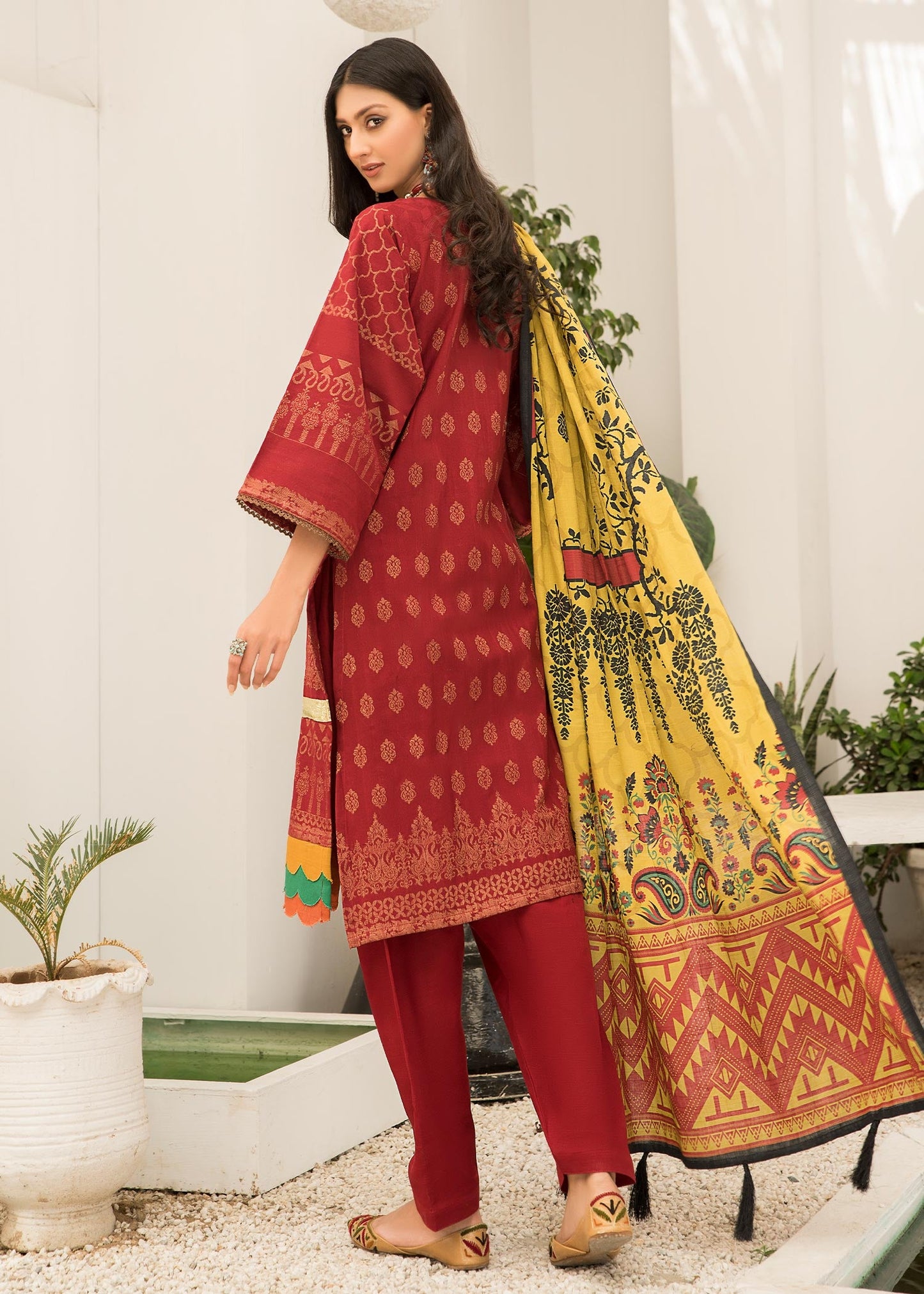 Jacquard - MAHAGONY Dyed Khaddar Jacquard