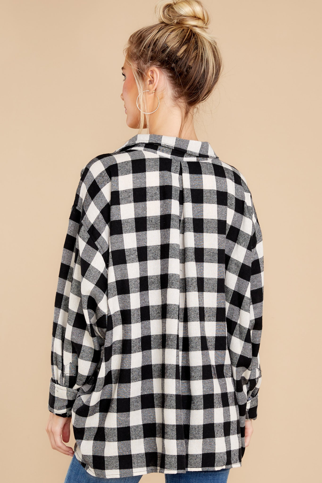 Chasing Cities Black And White Plaid Top