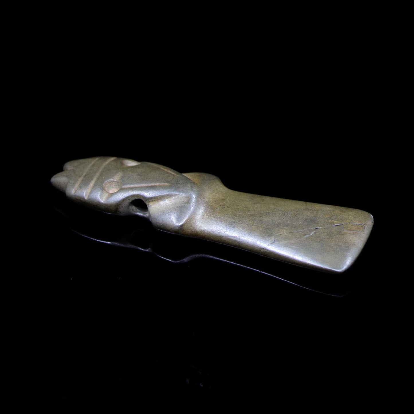 A Costa Rican Jadeite Owl Pendant, Classic Period, 300 - 900 CE