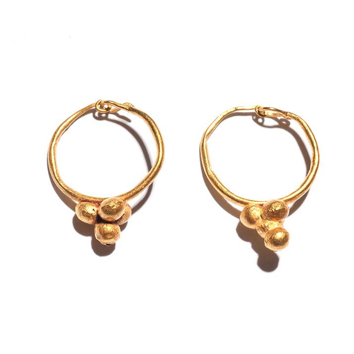 A pair of Roman Gold Grape Earrings, Roman Imperial Period, ca. 1st - 2nd Century CE