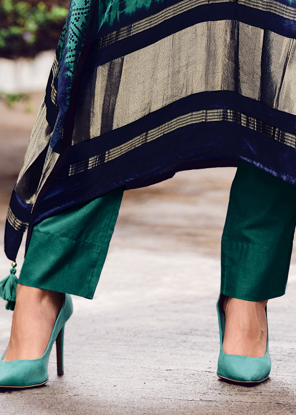 Sapphire Blue Viscose Gaji Woven Digitally Shibori Printed Kaftan Set : Top Pick