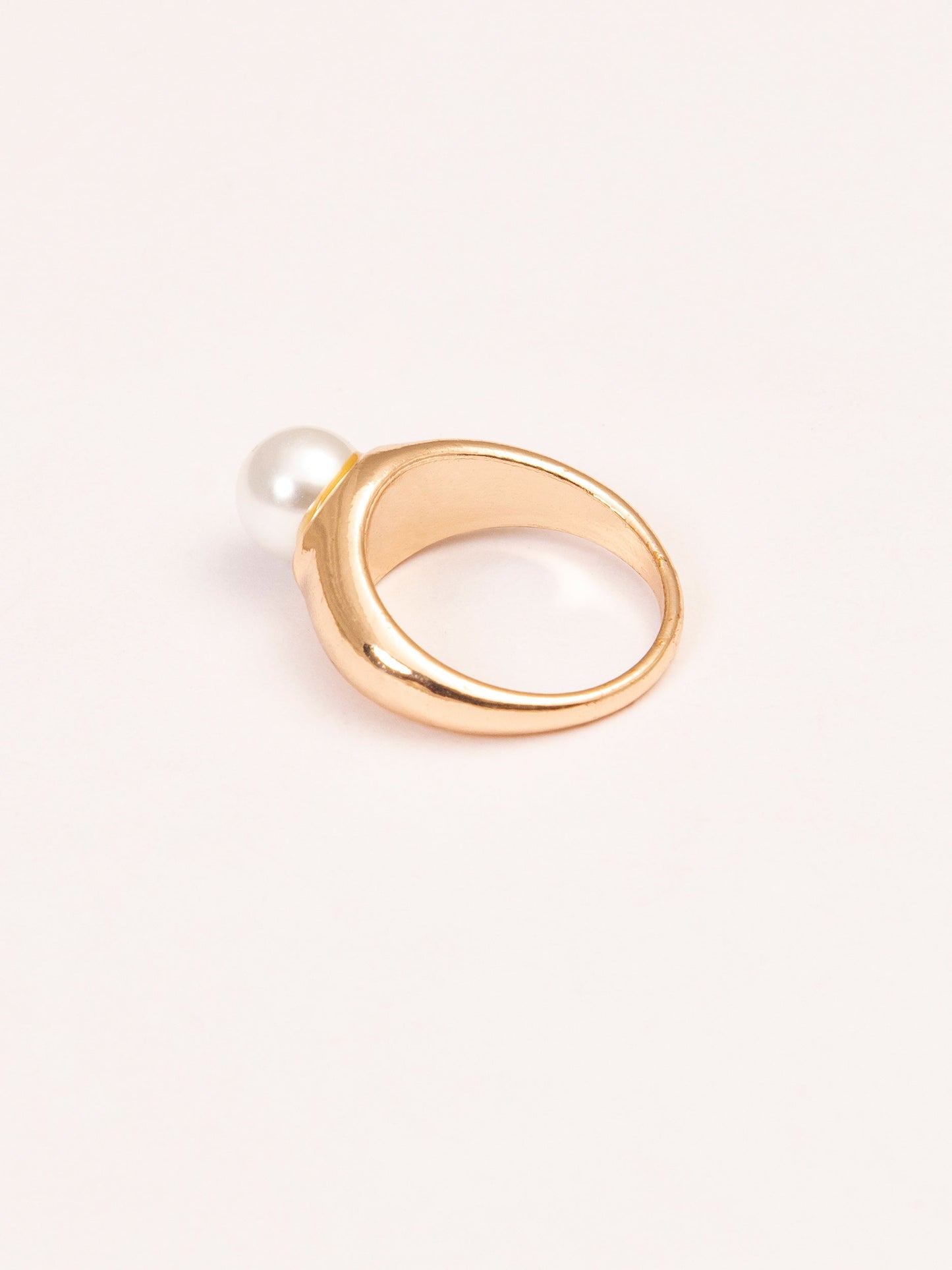 Classic Pearl Ring