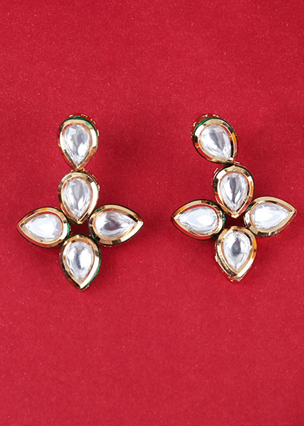 Snow White Kundan Necklace Set