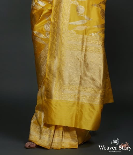 Yellow kadhwa jangla with intricate floral jaal