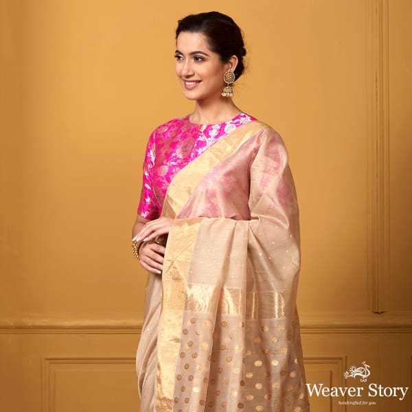 Handwoven Peach All Over Small Zari Booti Saree