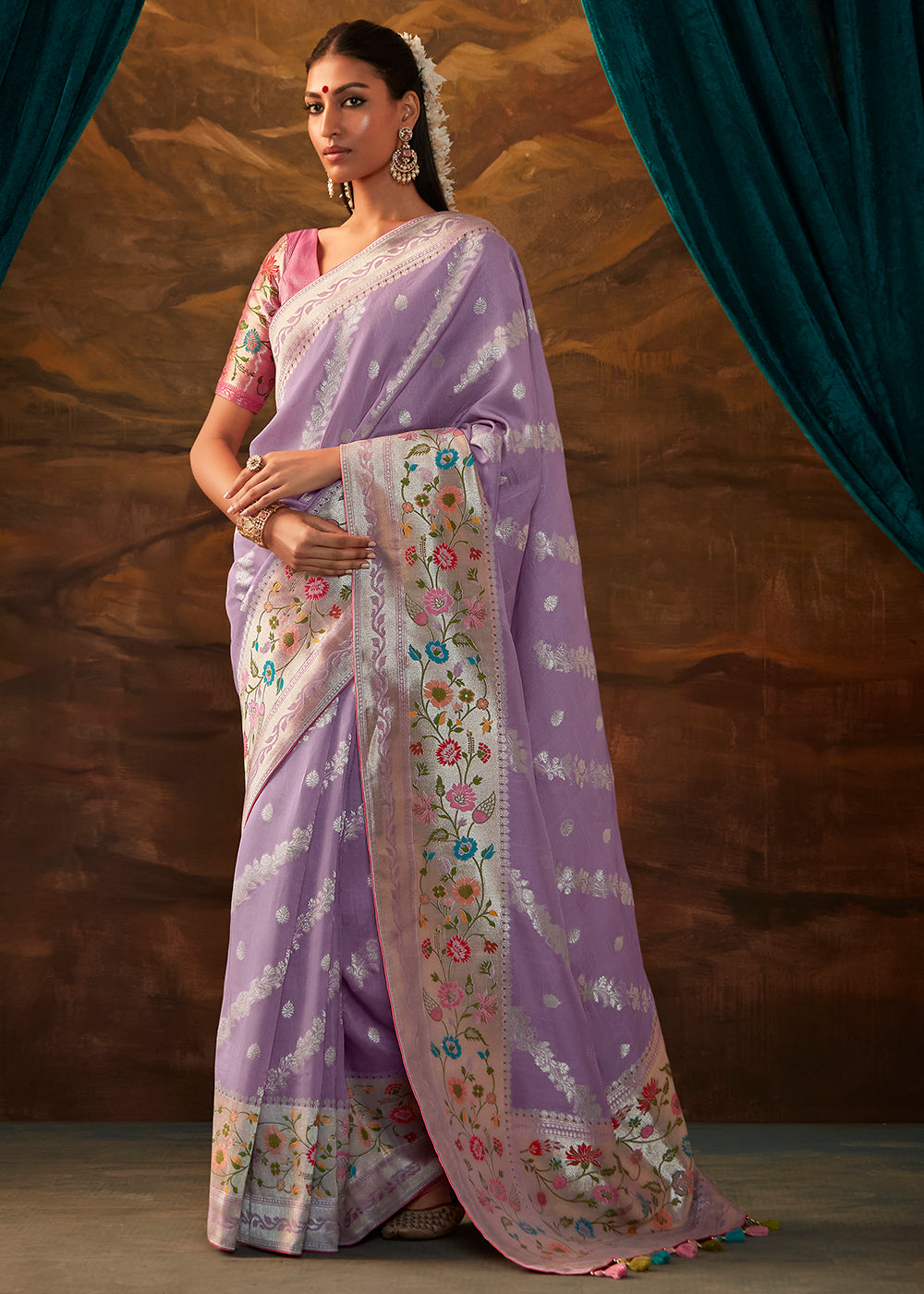 Amethyst Purple Paithani Banarasi Silk Saree having Resham Woven Floral Motifs