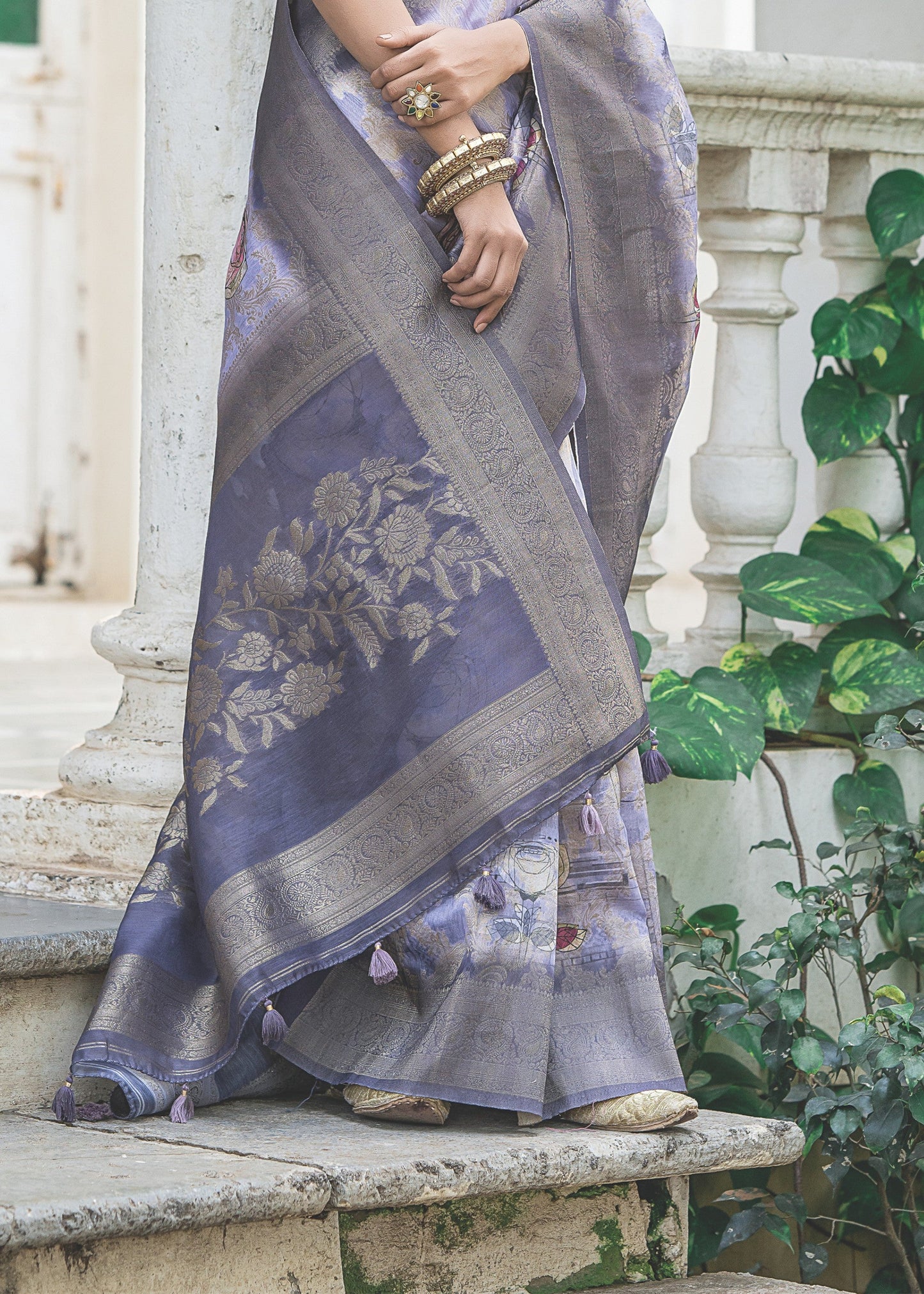 Greyish Purple Woven Silk Saree with Contrast Pallu