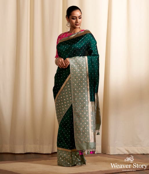 Handwoven Emerald Green Oval Dots Saree with Check Border