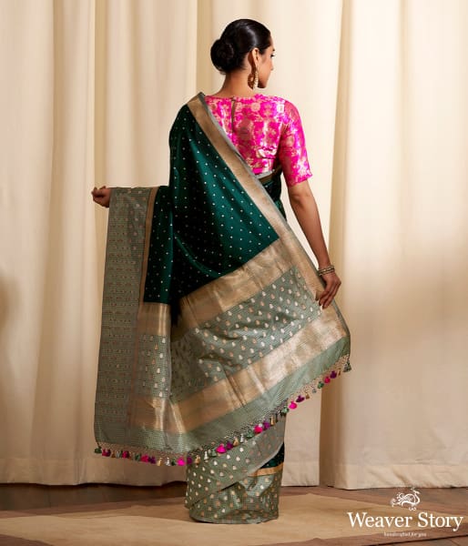 Handwoven Emerald Green Oval Dots Saree with Check Border