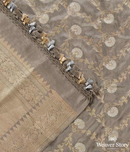 Handwoven Light Grey Kadhwa Jangla Dupatta