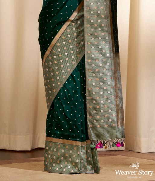 Handwoven Emerald Green Oval Dots Saree with Check Border