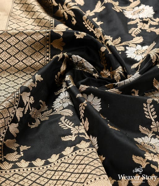 Handwoven Black Kadhwa Jangla Dupatta