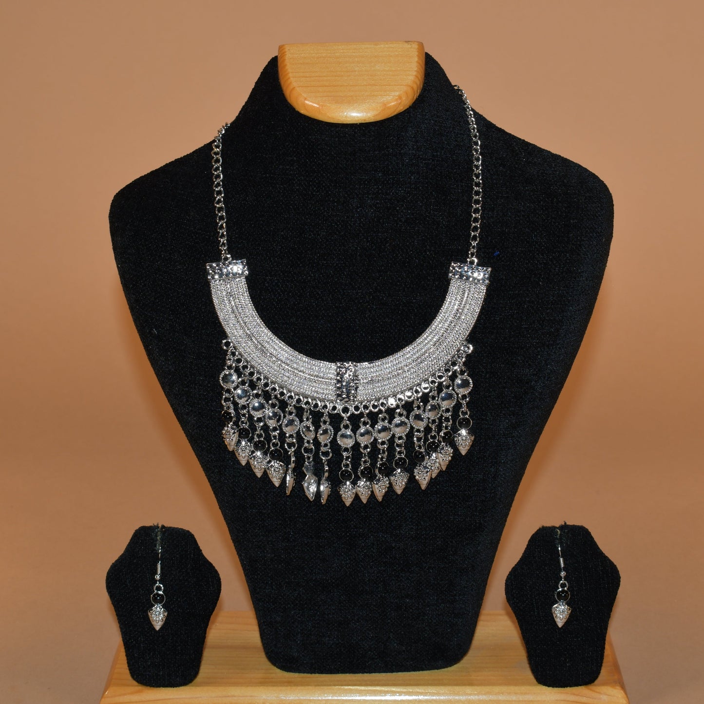 Elegant Embellished Necklace Set
