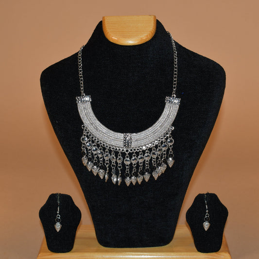 Elegant Embellished Necklace Set