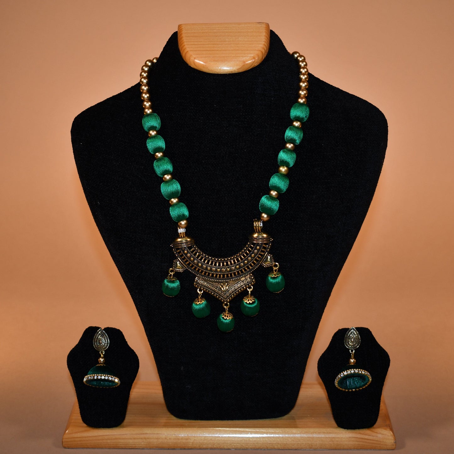 Green Beaded Necklace Set