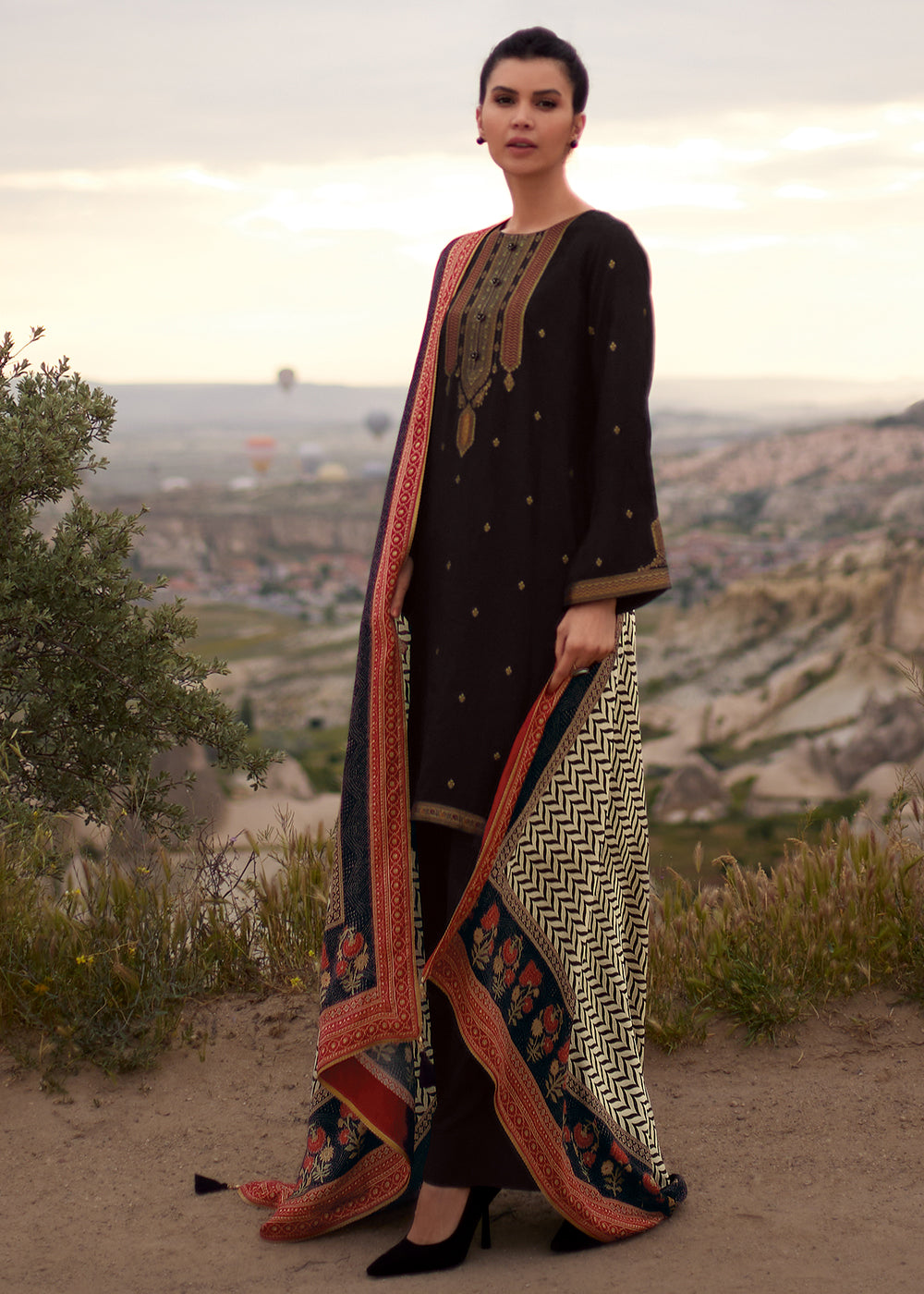 Sabble Black Silk Meenakari Woven Salwar Suit