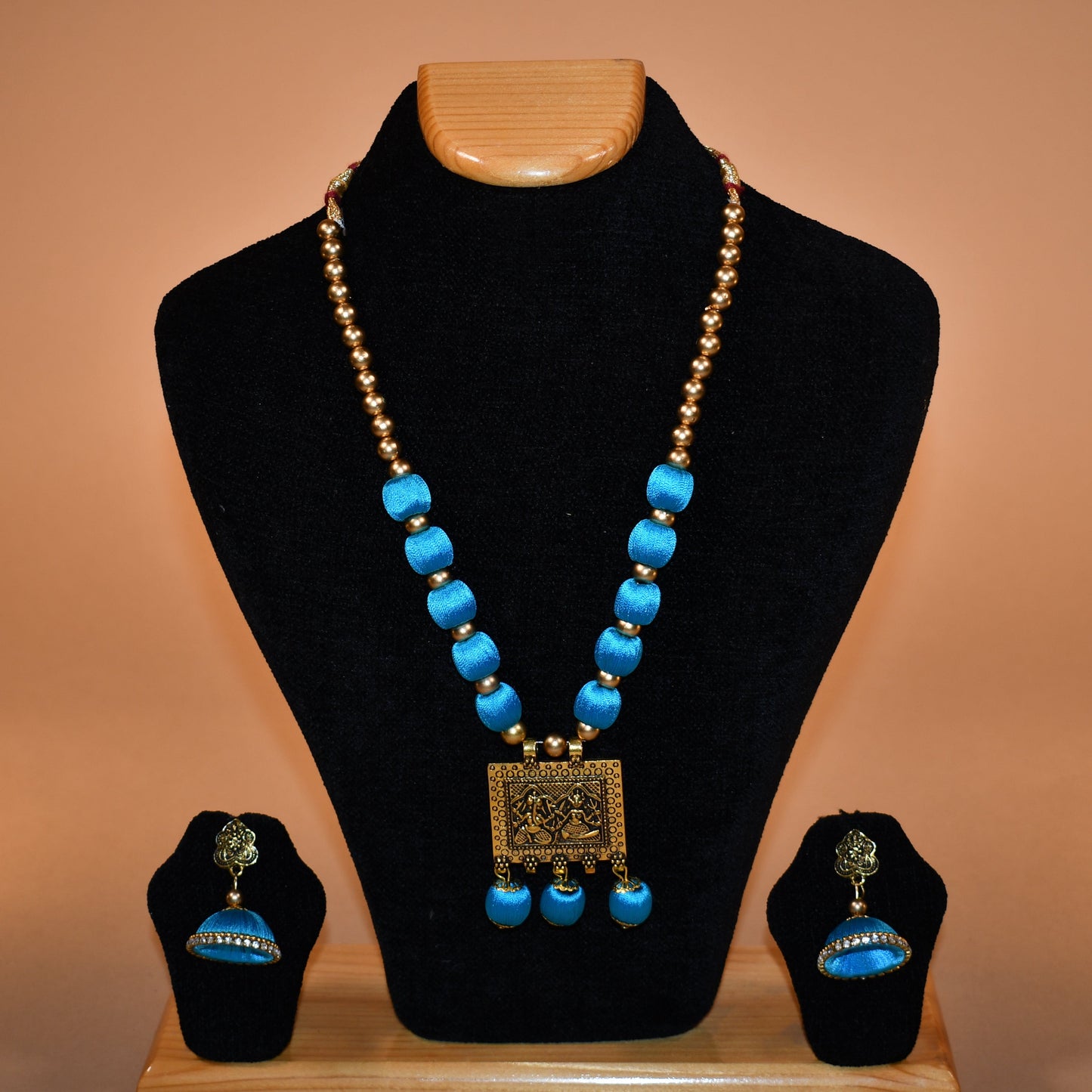 Light Blue Necklace Set