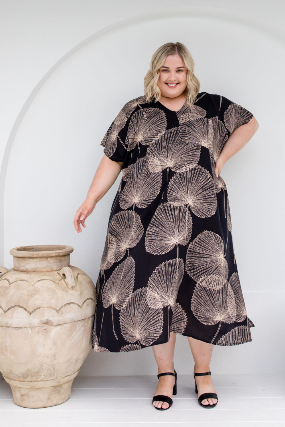 Maxi Dress - Black Fan