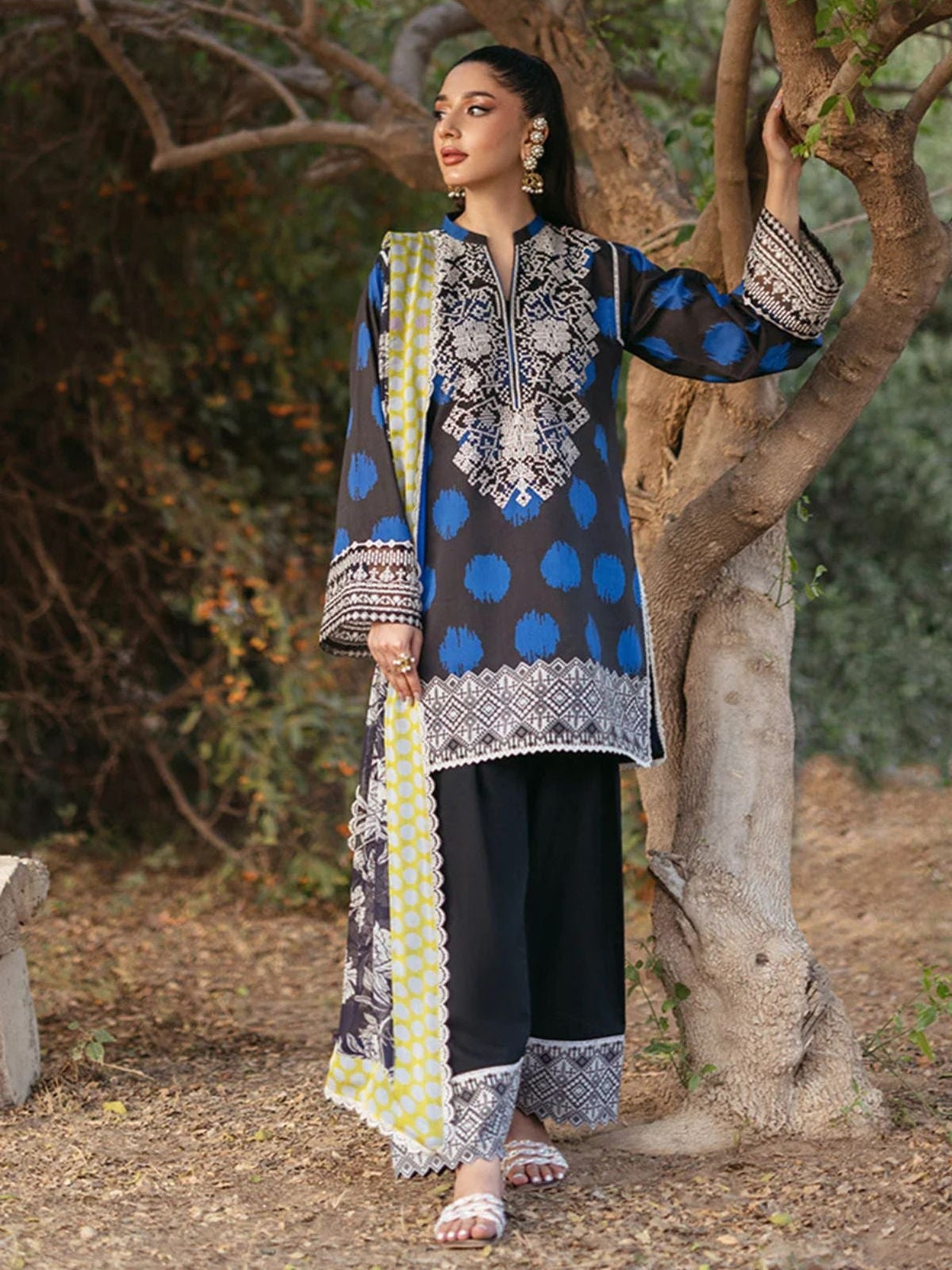 Zainab Chottani 3 PC Embroidered Suit ZN-106