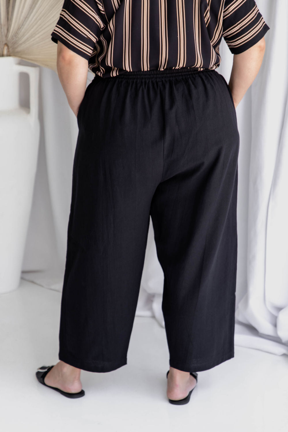 Classic Cotton Pants - Relaxed Fit - Black