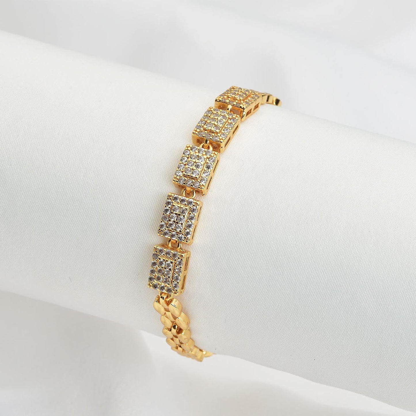 Zee.say Jewellers - BRACELET-0079 - Golden