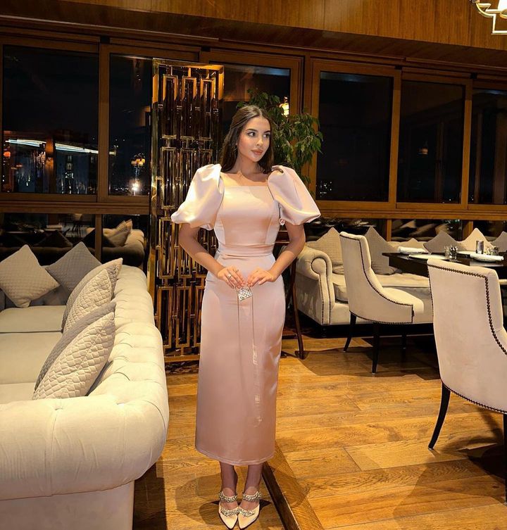 Lenora Flamingo Balloon Sleeves Midi Dress