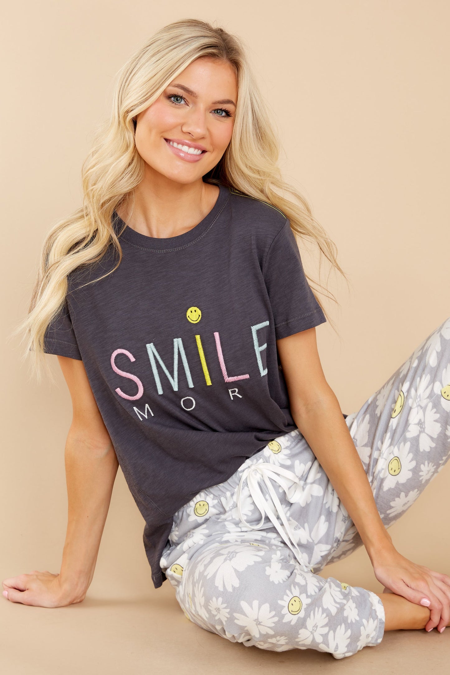 Find The Joy Grey Graphic Tee