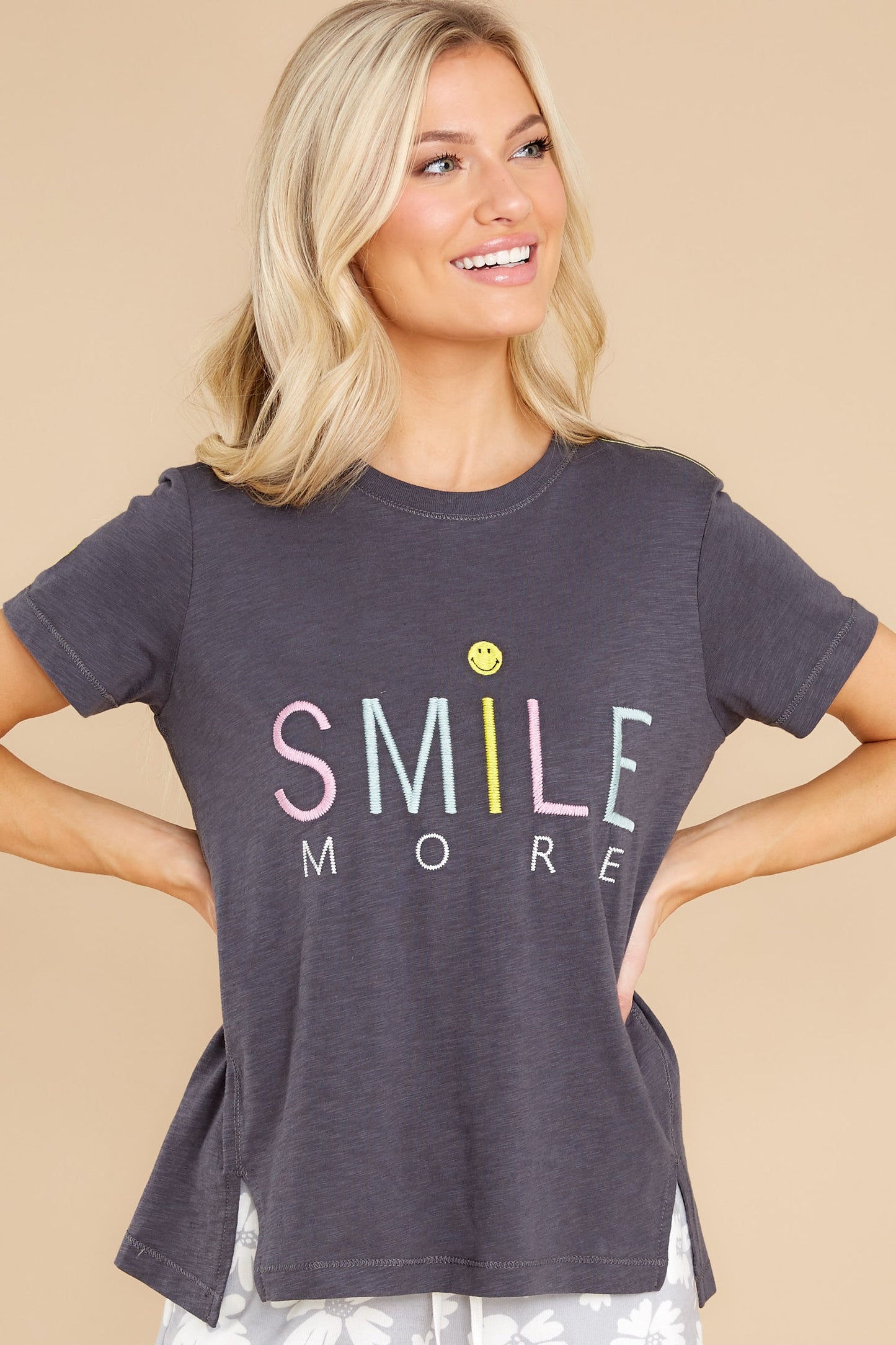 Find The Joy Grey Graphic Tee