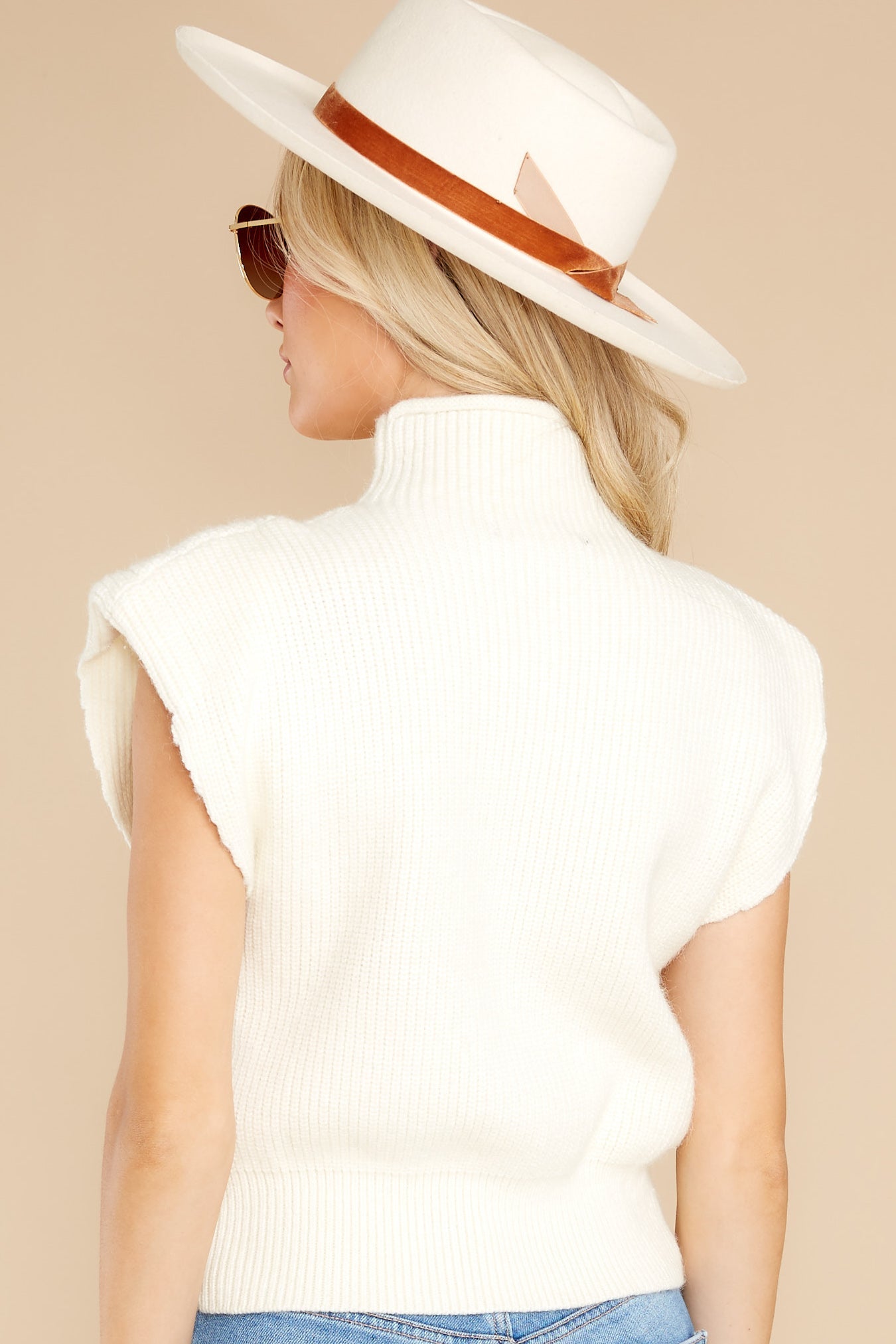 Philo Creamy Sweater