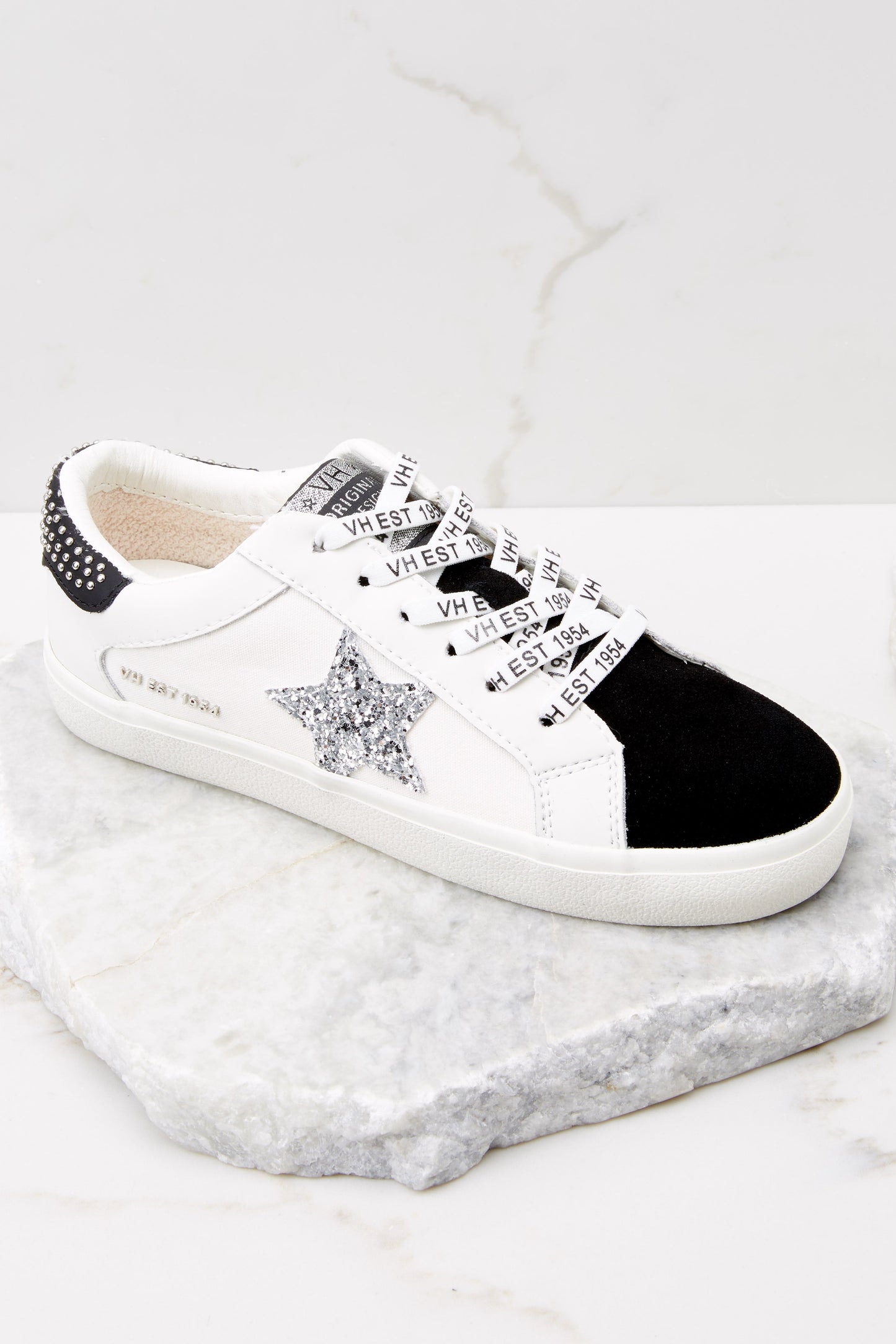 Journey 1 Black White Sneakers