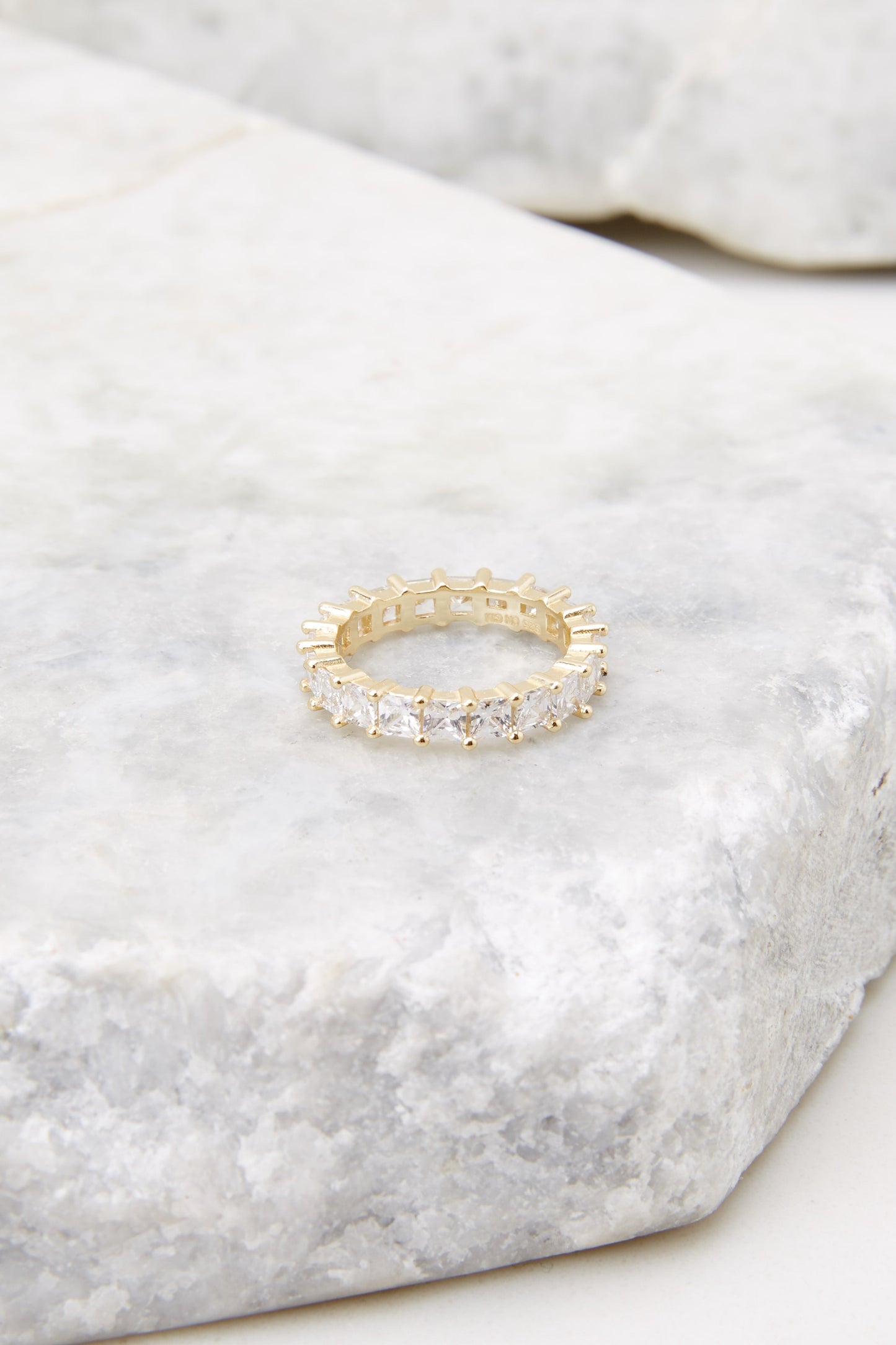 Radiant Gold Cut Band