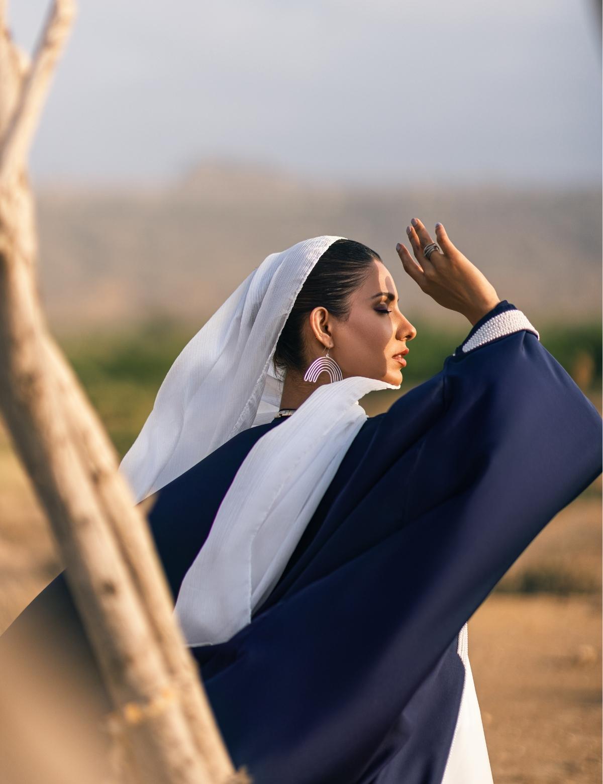 STARRY-NIGHT IN THE MOUNTAINS ABAYA