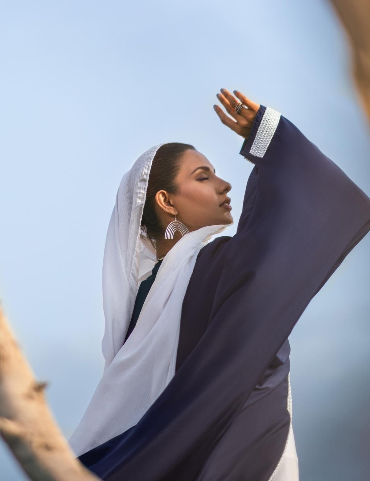 STARRY-NIGHT IN THE MOUNTAINS ABAYA