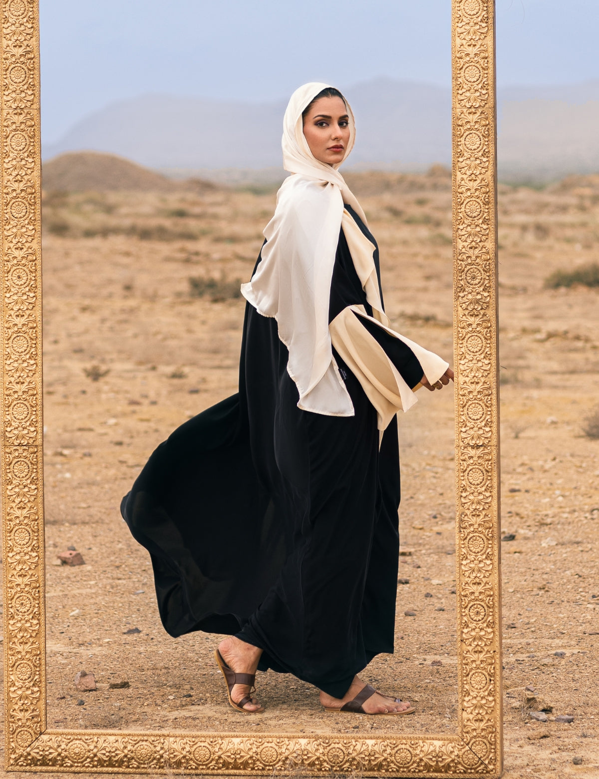 SOLITARY BRINGS PEACE ABAYA