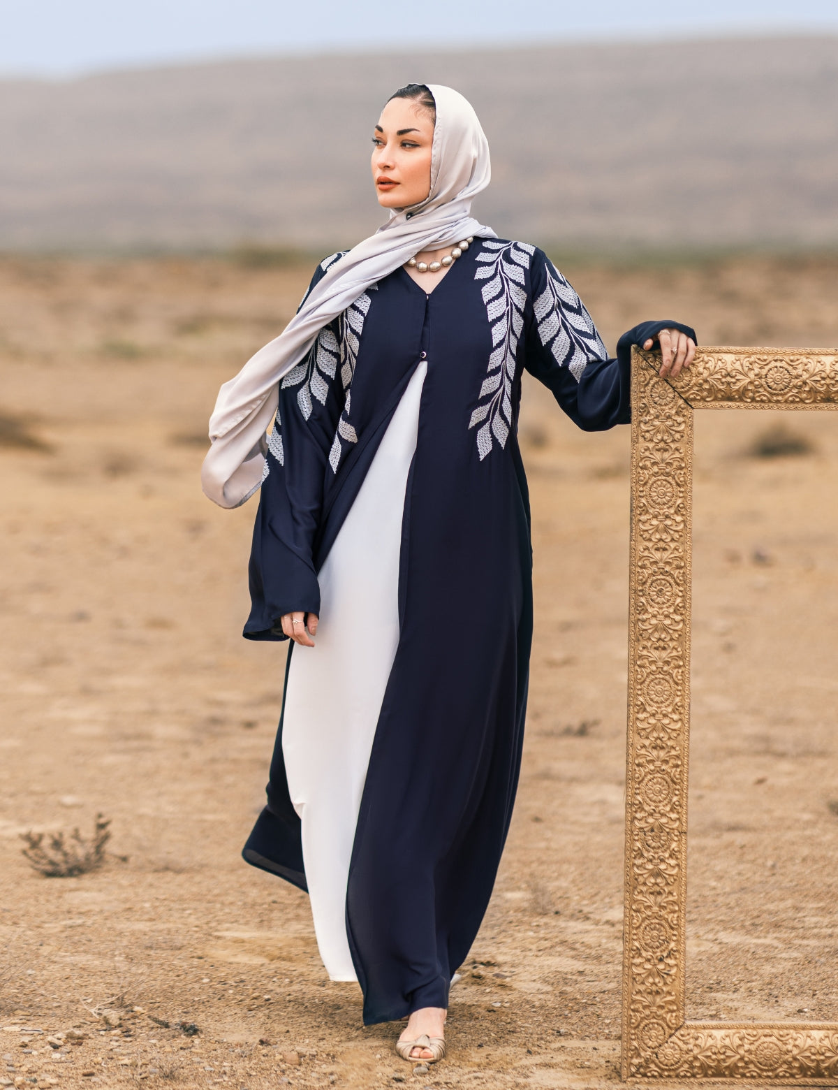 ANGELIC GLANCE ABAYA