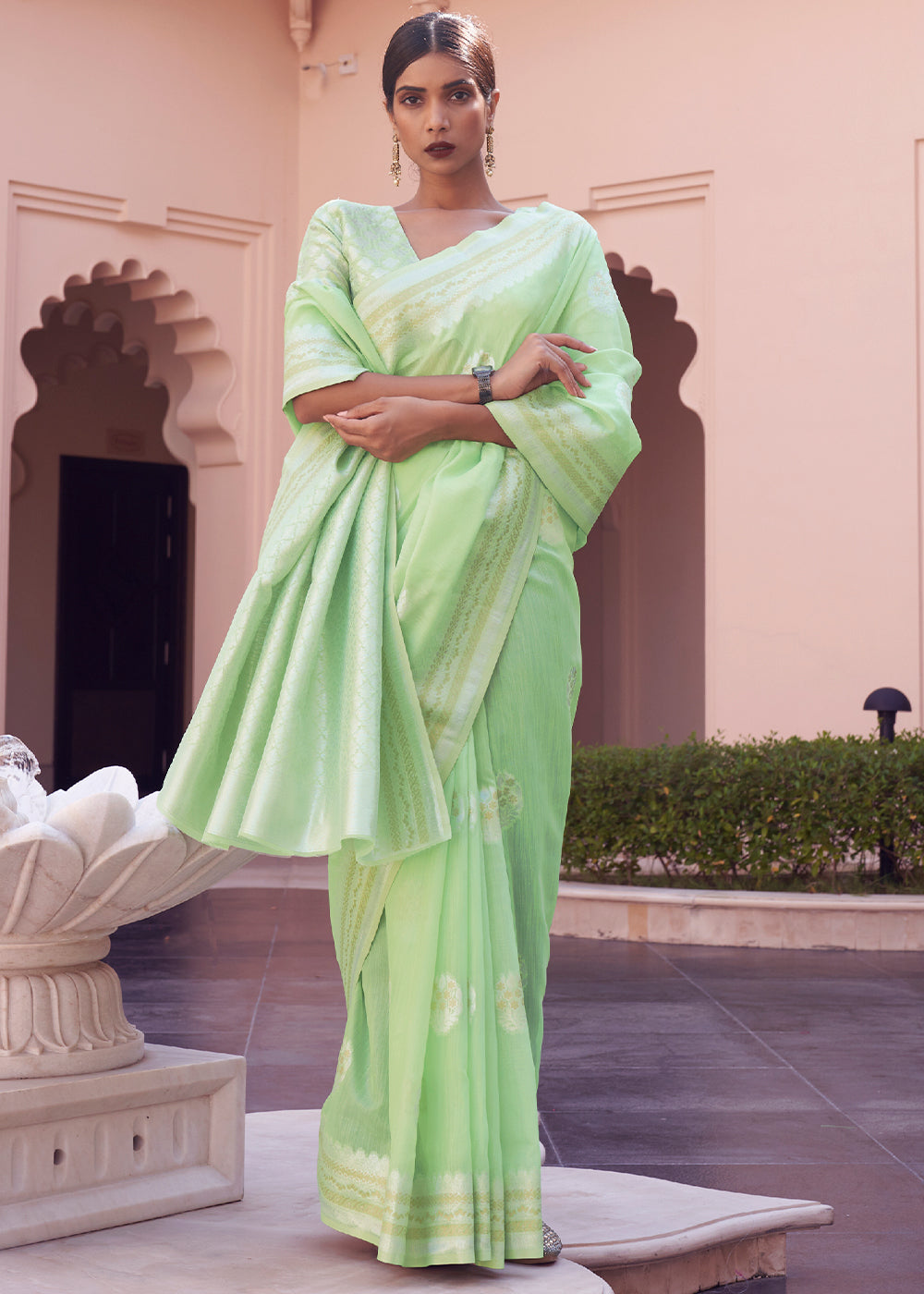 Chinoise Green Woven Linen Silk Saree