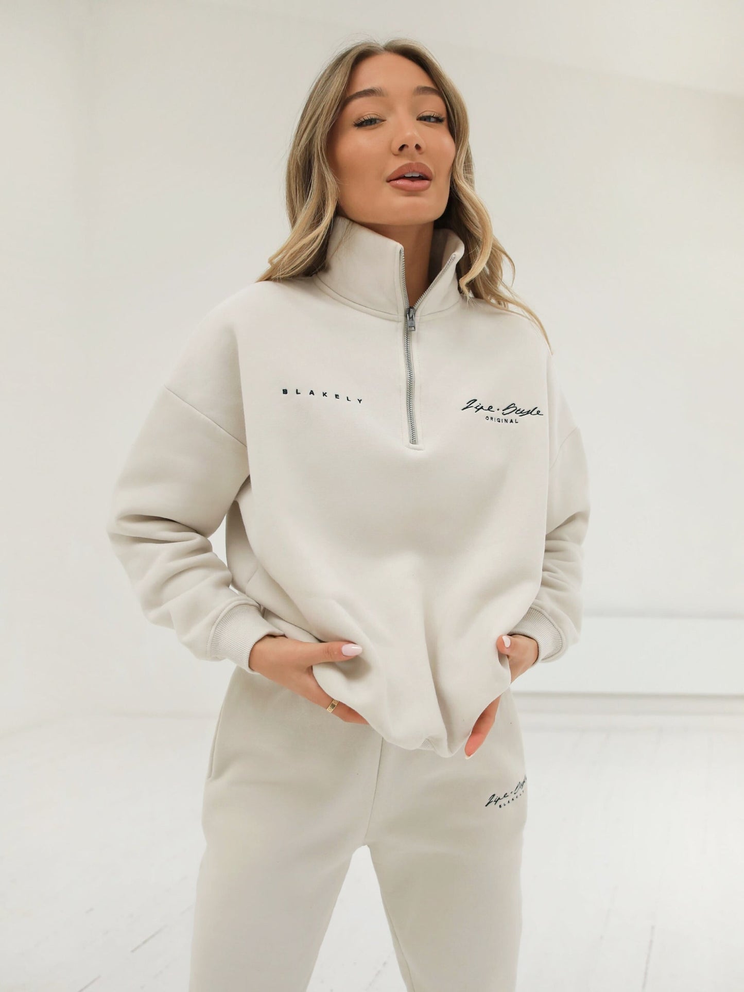 Life & Style II 1/4 Zip Jumper - Chalk