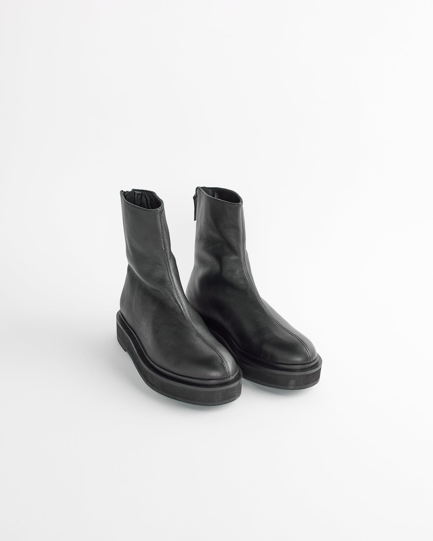 Flatform Boots in Black