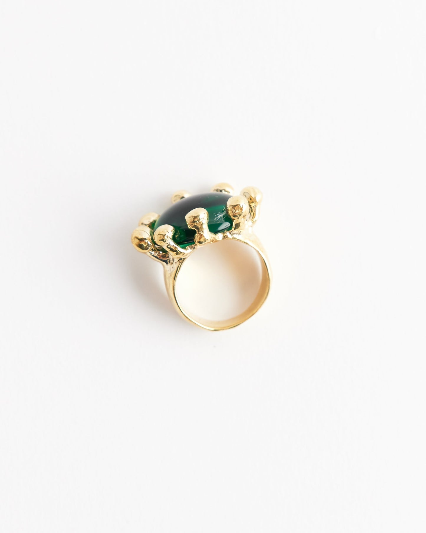 Diva Ring in Emerald