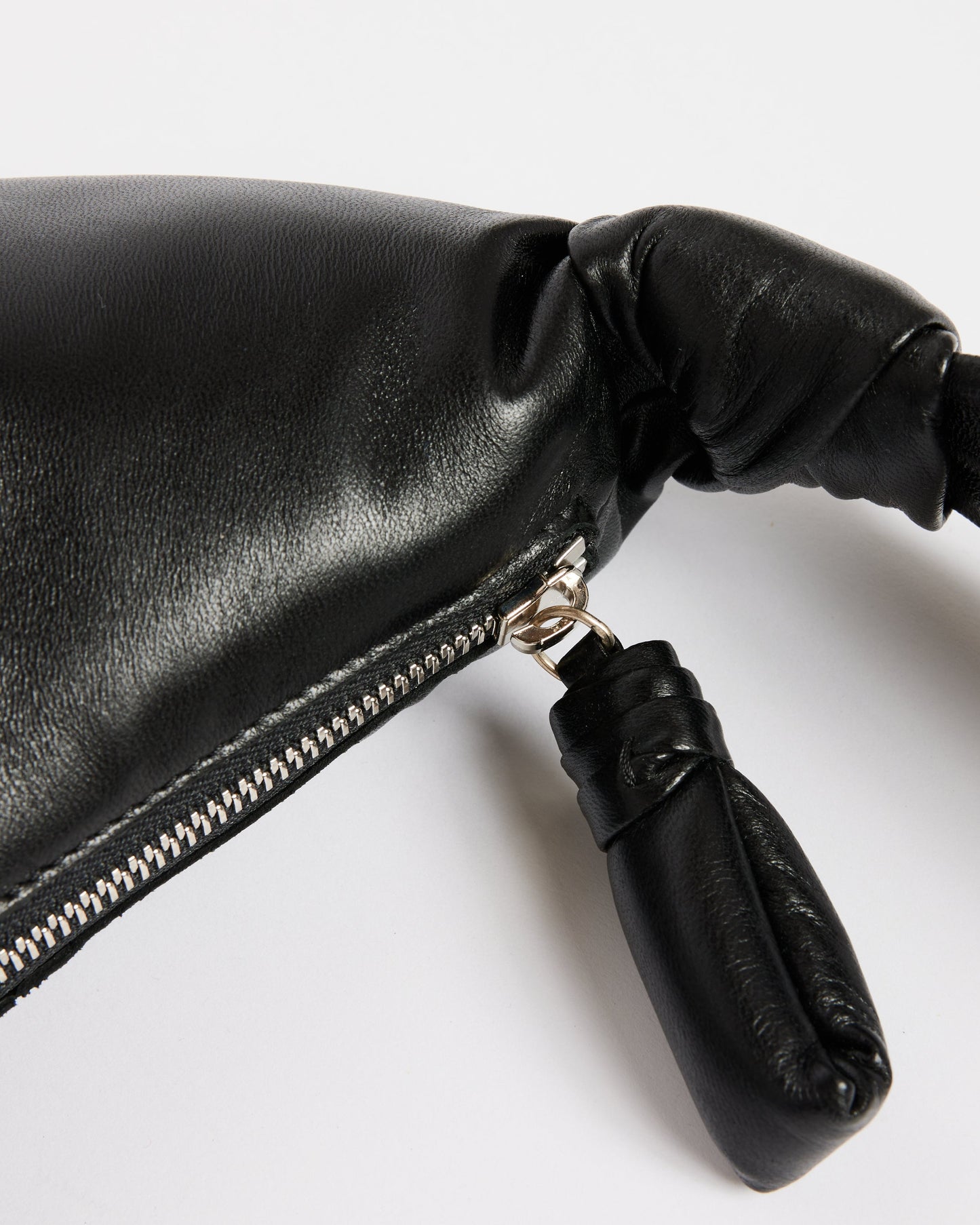 Small Croissant Leather Bag in Black