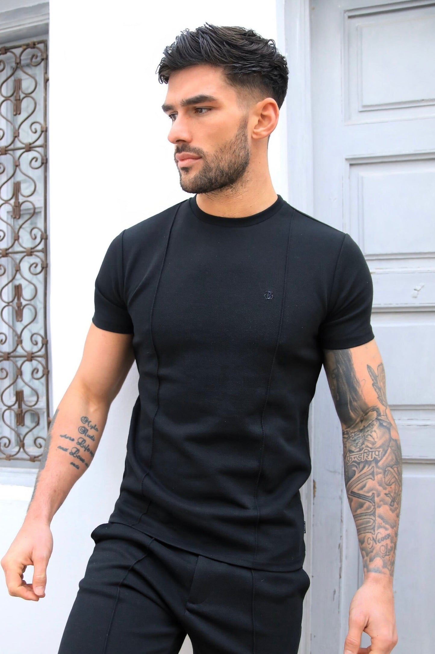 Amezri Seamline T-Shirt - Black