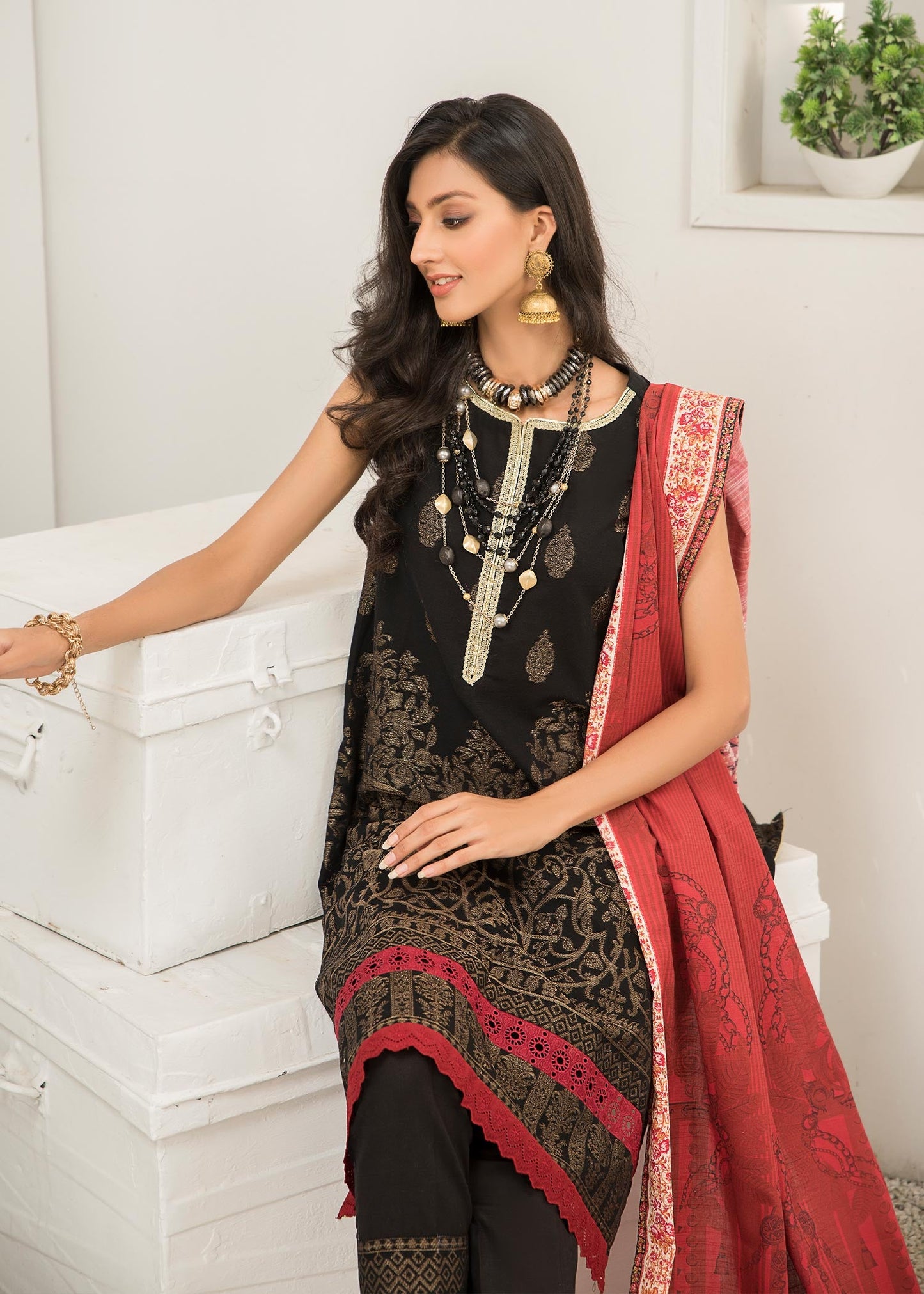 Jacquard - BLACK BEAUTY Dyed Khaddar Jacquard