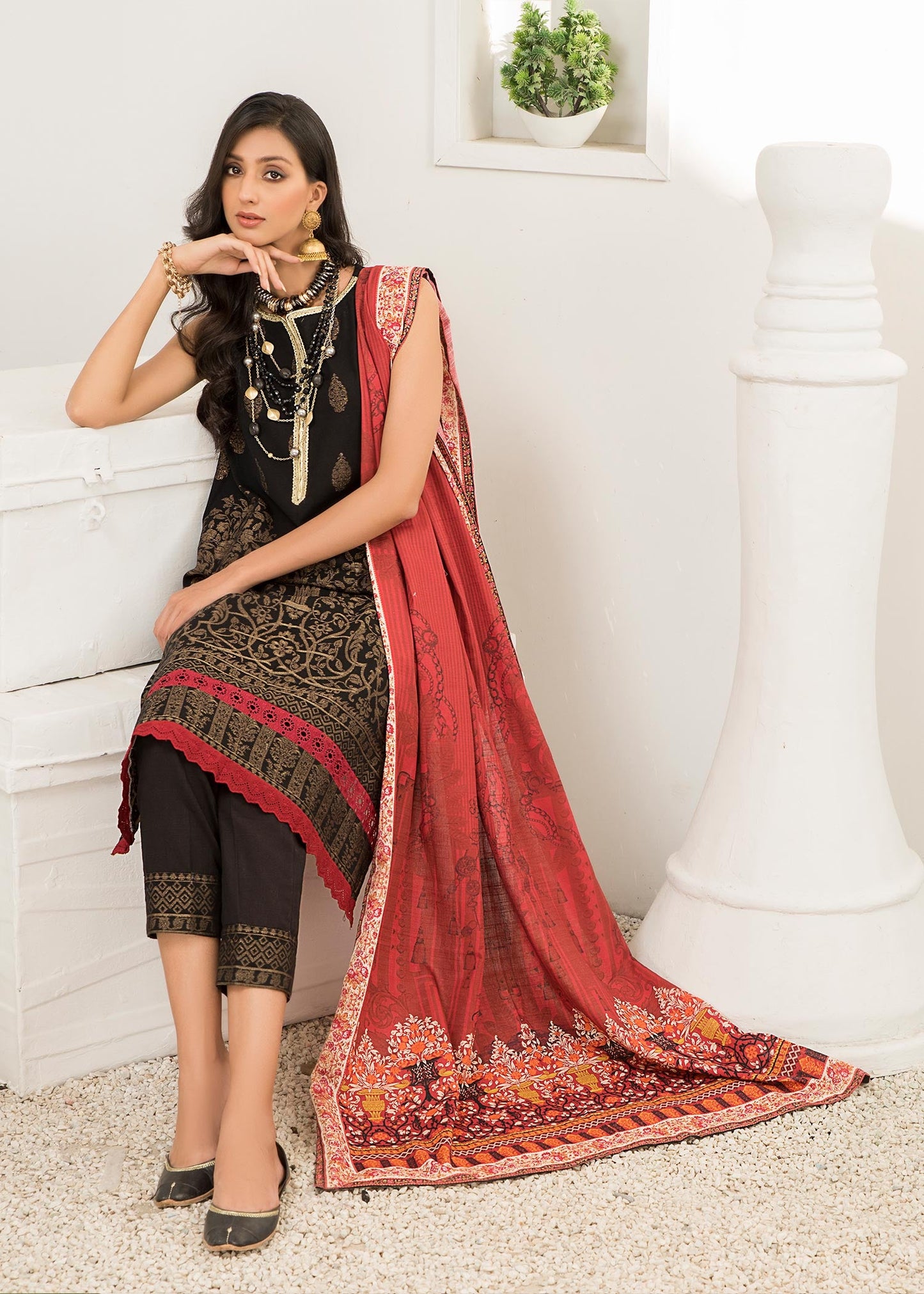 Jacquard - BLACK BEAUTY Dyed Khaddar Jacquard